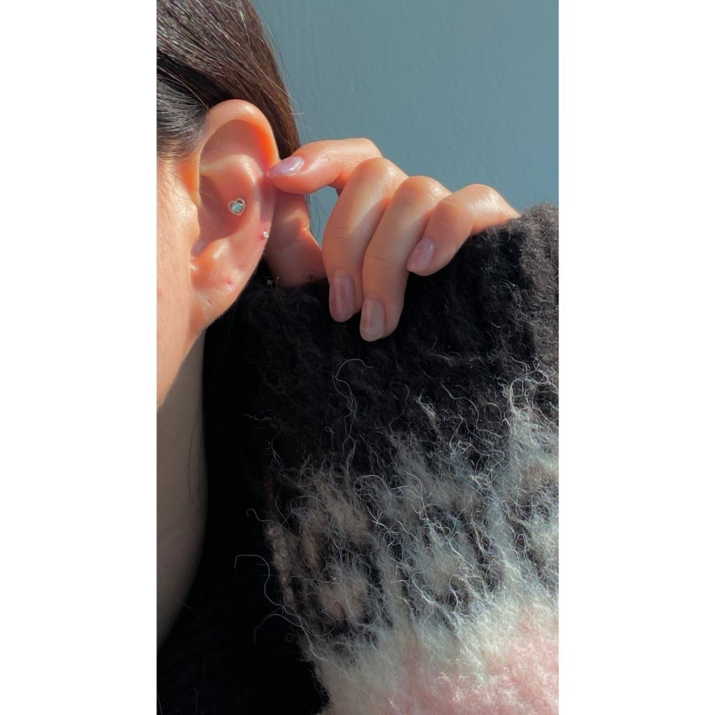 67b716427b3eb_1740052034.jpg em925純銀┃耳環┃寶石小愛心轉珠 耳環